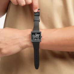 Breaks Free X Keith HaringSO34Z103 - BREAKS LOOSE<Swatch Best