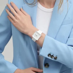 EssentialsSO34W700 - WHAT IF...ALLWHITE?<Swatch Best